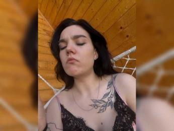 Leysyan20011 — modelo de webcam en línea en bongacams