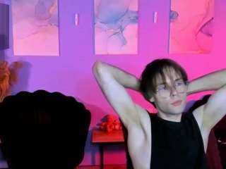 michael-strong — Camsoda stream photo (Mar 2026)