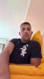 Milan322 — modelo de webcam en línea en cam4