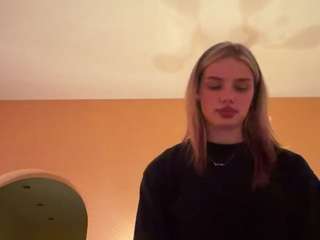 katerinepulkkinen — modelo de webcam en línea en camsoda