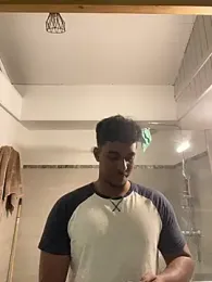 axel_black03 — modelo de webcam en línea en stripchat