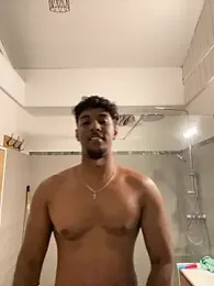 axel_black03 — modelo de webcam en línea en stripchat
