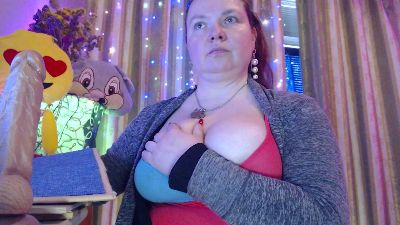 laraluxe — Cam4 stream photo (Apr 2026)