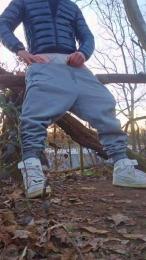 axelblows — Cam4 stream photo (Mar 2026)