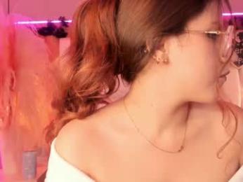 daphne_and_roger — Chaturbate stream photo (Mar 2026)