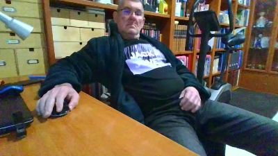 quique185bcn — Cam4 stream photo (Mar 2026)