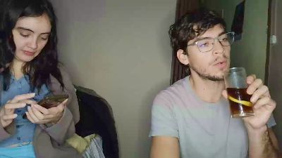 VenusBot — modelo de webcam en línea en cam4