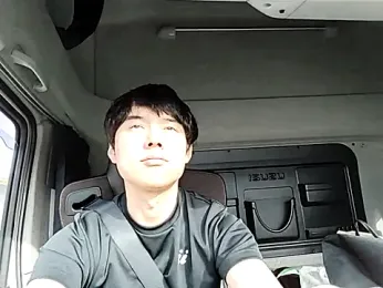 whitebriefboy — Stripchat stream photo (Apr 2026)