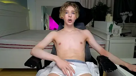 Kudi_Minnt — modelo de webcam en línea en stripchat