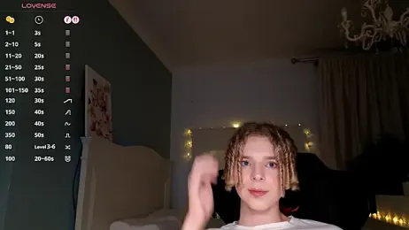 Kudi_Minnt — modelo de webcam en línea en stripchat