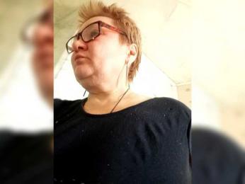 HelenaGloss — modelo de webcam en línea en bongacams