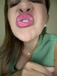 intact_w — modelo de webcam en línea en stripchat