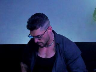 Dennis Cox — modelo de webcam en línea en flirt4free