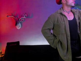 Dennis Cox — modelo de webcam en línea en flirt4free