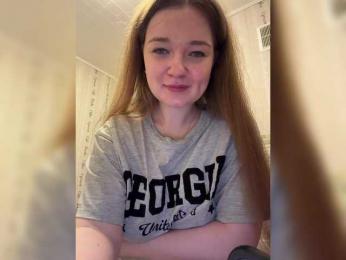 _Lisichka — modelo de webcam en línea en bongacams