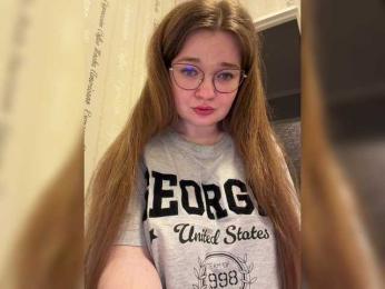 _Lisichka — modelo de webcam en línea en bongacams