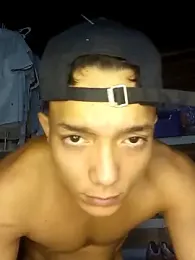 Tayzon09 — Stripchat stream photo (Jan 2026)