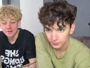 em_chipsi — modelo de webcam en línea en chaturbate