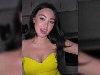 Brunetkaaaa — modelo de webcam en línea en bongacams