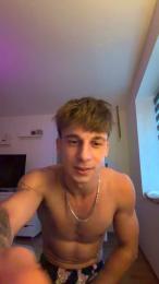 YourLittleBoy18 — Cam4 stream photo (Sep 2026)