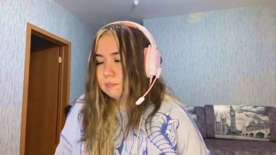 MonaDanson — Cam4 stream photo (Jun 2025)
