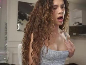 naomigomezz — modelo de webcam en línea en chaturbate