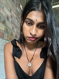 Decent_girl_001 — Stripchat stream photo (Aug 2026)