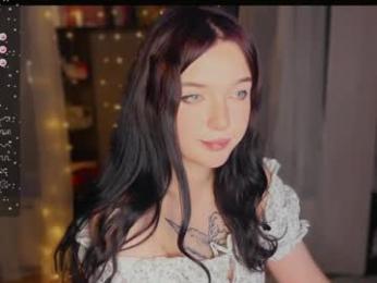 lola_sunnie — modelo de webcam en línea en chaturbate