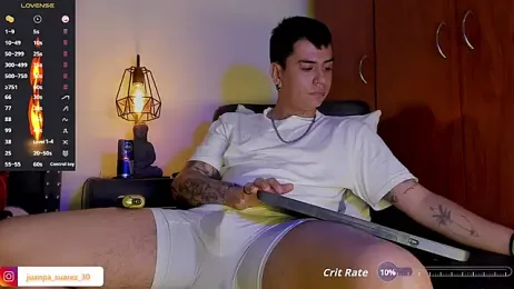 chris_suarez — Stripchat stream photo (Aug 2025)