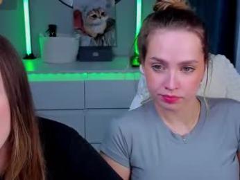 top_twins — modelo de webcam en línea en chaturbate