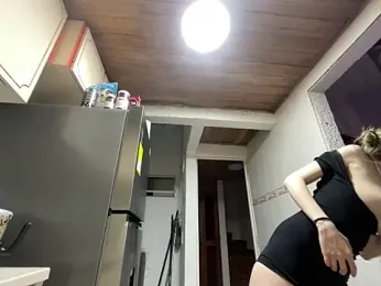 ReenKitty — modelo de webcam en línea en stripchat