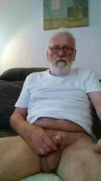 oldiefoyoun3 — Cam4 stream photo (May 2026)