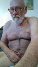 oldiefoyoun3 — Cam4 stream photo (May 2026)