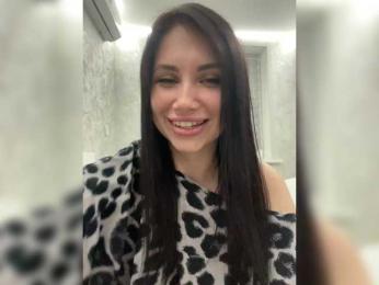 Y_Leiki — modelo de webcam en línea en bongacams