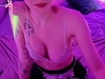 KiraMountrays — Bongacams stream photo (Nov 2025)