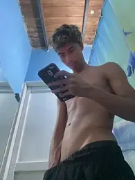 Adan21_cm — modelo de webcam en línea en stripchat