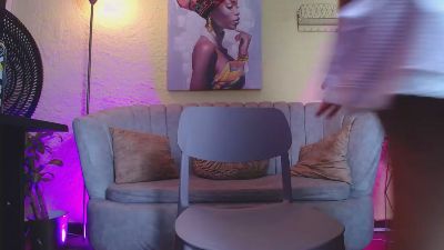 CurlyDanii — Cam4 stream photo (Mar 2026)