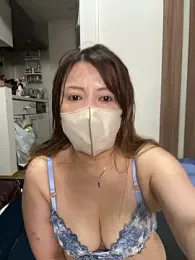 Mirika555 — modelo de webcam en línea en stripchat