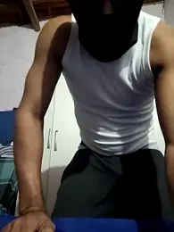 maxOliver12345 — Stripchat stream photo (Oct 2025)