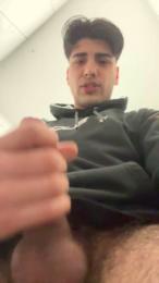 Jovencitobcn21 — Cam4 stream photo (Apr 2026)