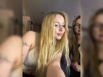 Babyblonde — modelo de webcam en línea en bongacams