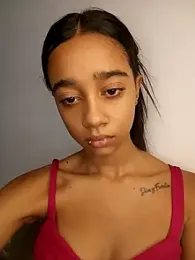 Zoe_Sweett18 — Stripchat stream photo (Apr 2026)