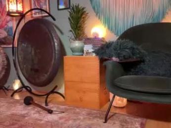 hugedickyogi — modelo de webcam en línea en chaturbate