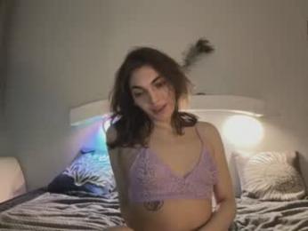 carry_hai — Chaturbate stream photo (Aug 2026)