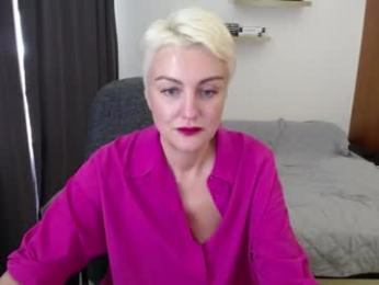 women_pleasures — Chaturbate stream photo (Aug 2026)