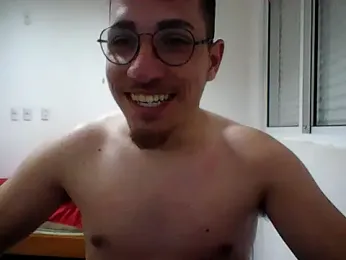Agrocat07 — modelo de webcam en línea en stripchat