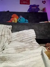 Fox_Roxxan — Stripchat stream photo (Apr 2026)