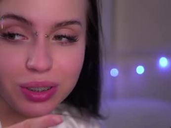 vivid_girls — modelo de webcam en línea en chaturbate