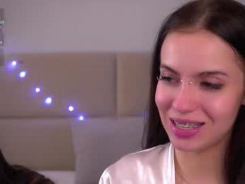 vivid_girls — modelo de webcam en línea en chaturbate