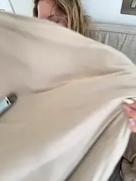 MileySummer — modelo de webcam en línea en stripchat